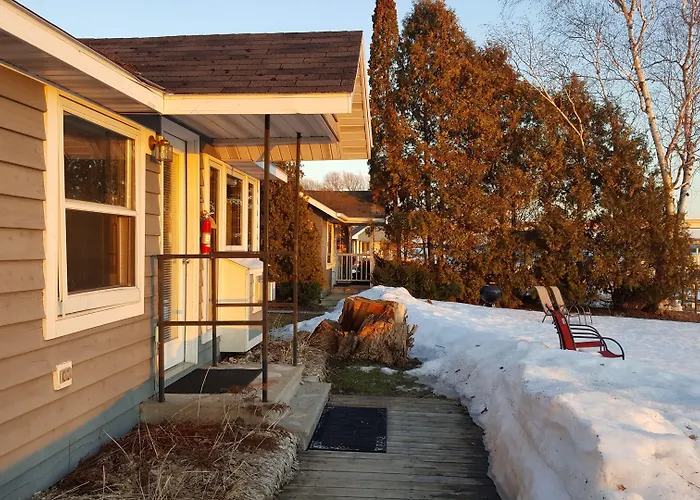 Snug Harbor Inn